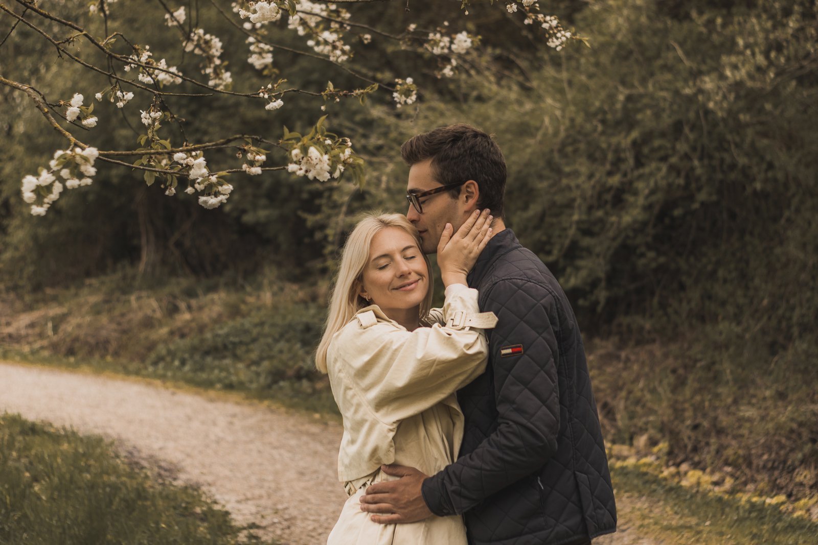 Familienfotografin Augsburg und Umgebung, Paarfotografie Königsbrunn, Fotografin Königsbrunn, Fotograf Augsburg, natürliche Familienfotografie